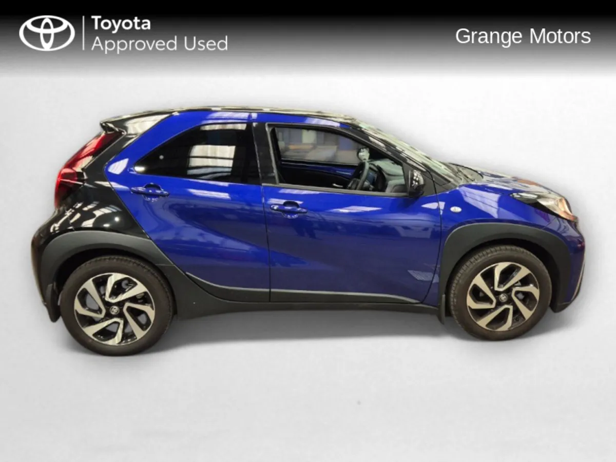 Toyota Aygo X 1.0LTR 5DR X DESIGN**DEMO MODEL** - Image 4