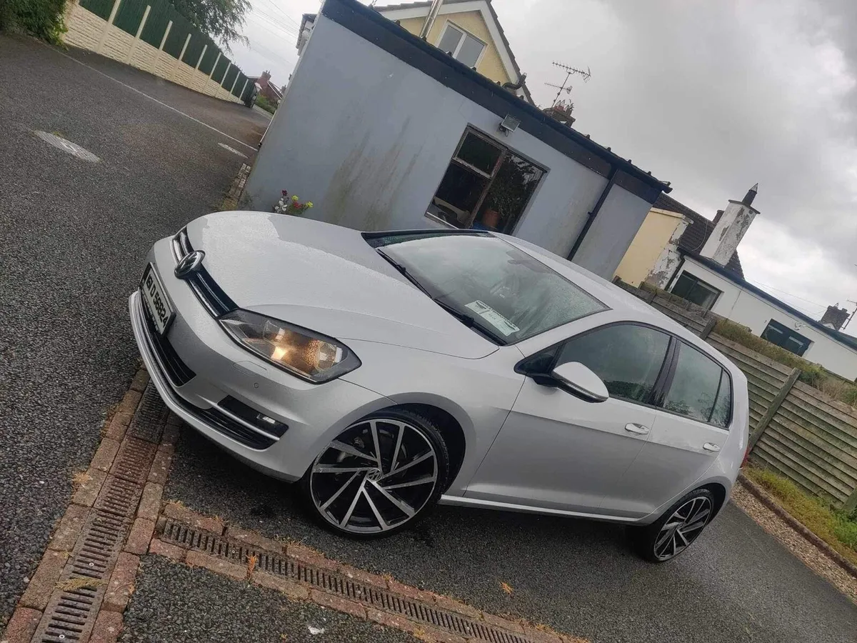 Volkswagen Golf *AUTOMATIC* - Image 2