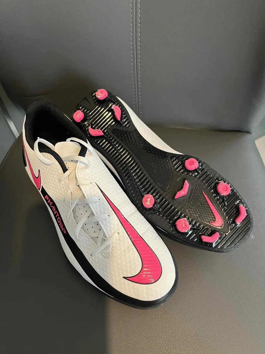 Football boots - Image 2