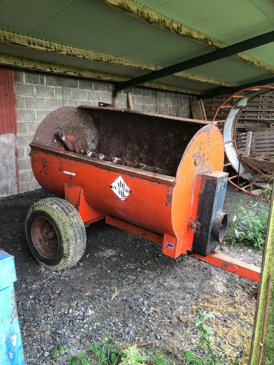 Abbey 2025 Mini Muck Spreader - Image 3