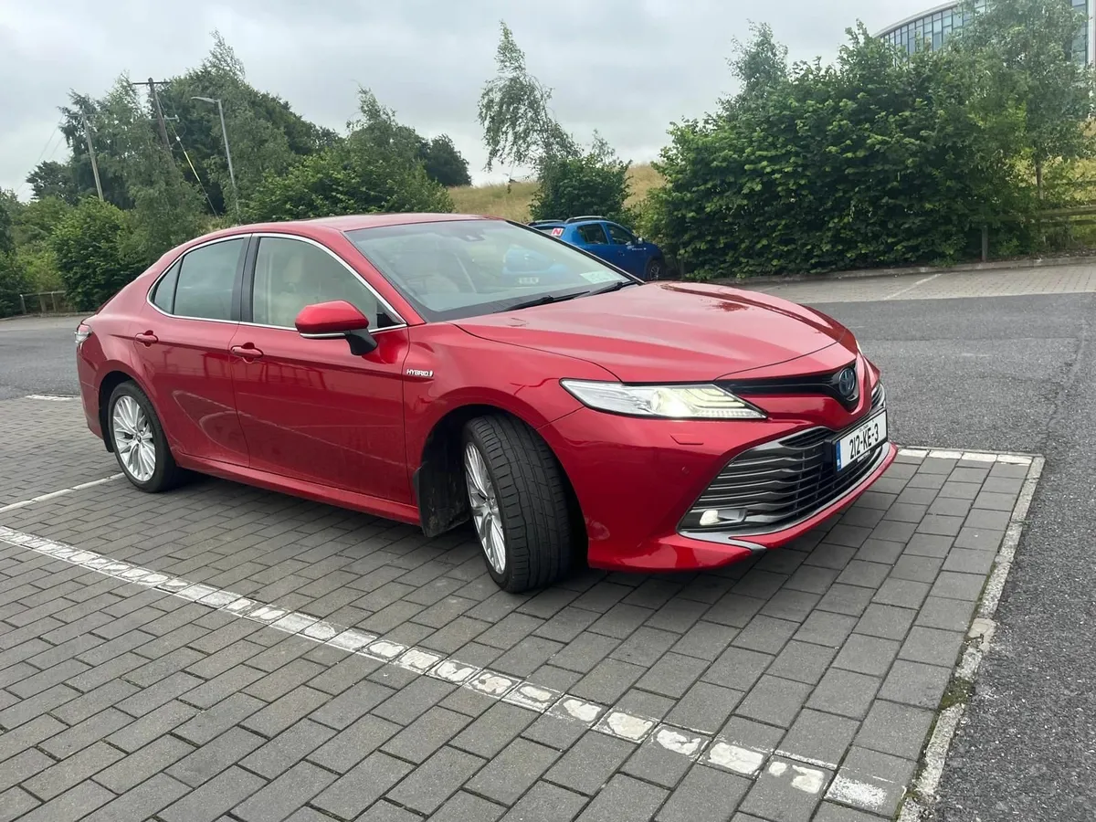 Toyota Camry 2021 - Image 3