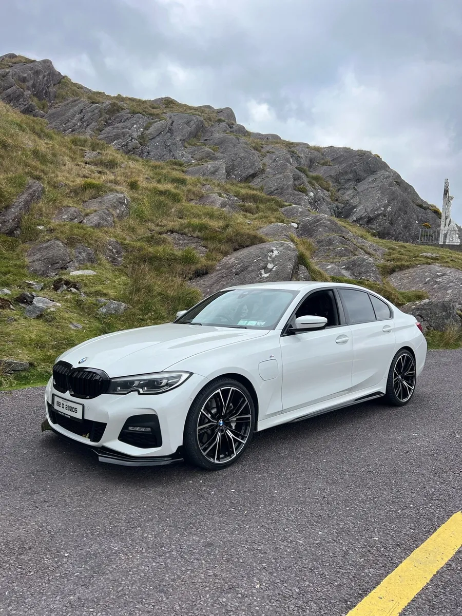 BMW 330e M-Sport - Image 1
