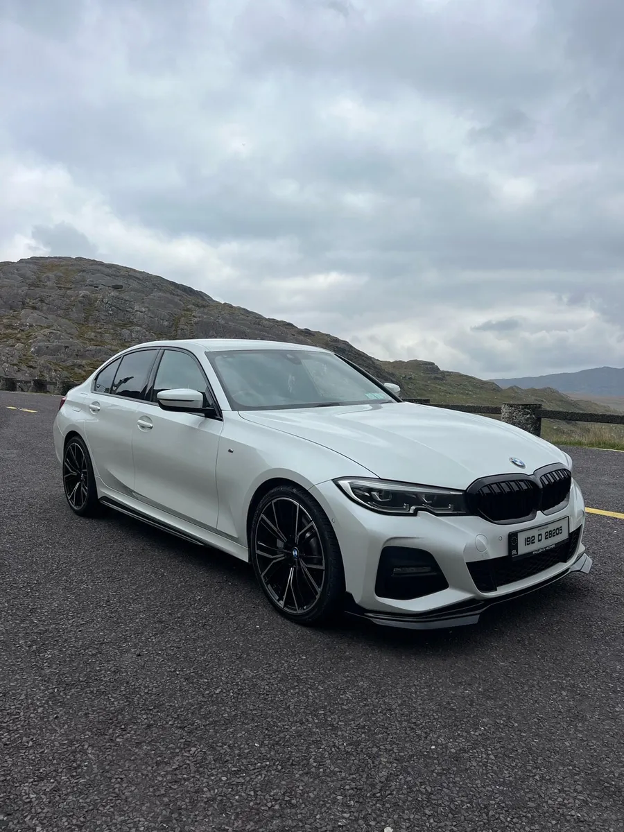 BMW 330e M-Sport - Image 2