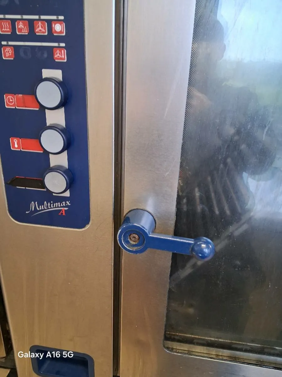Oven - Image 1