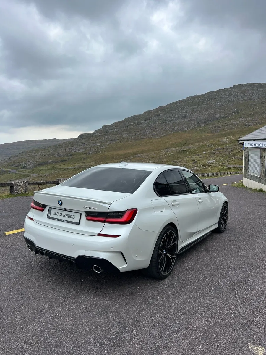 BMW 330e M-Sport - Image 4
