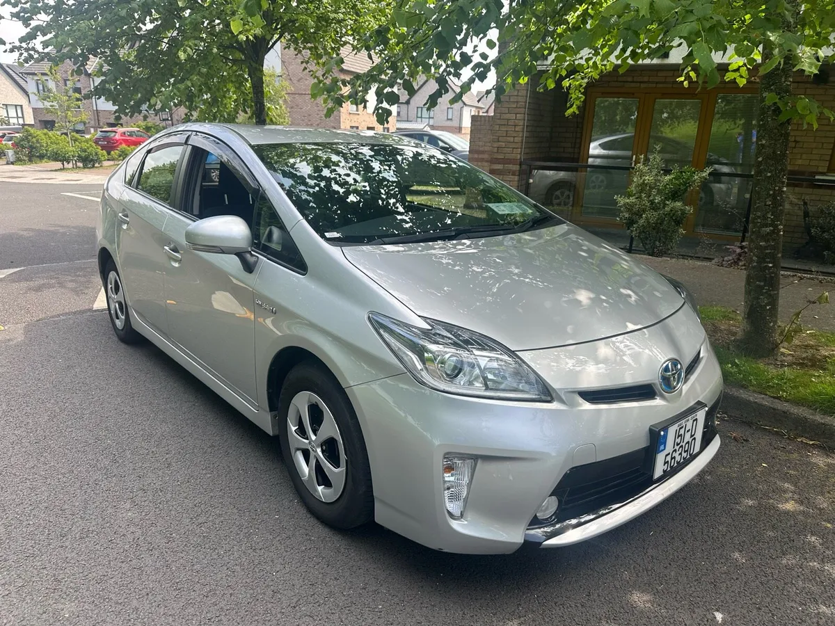 151 Toyota Prius / Hybrid Automatic - Image 2