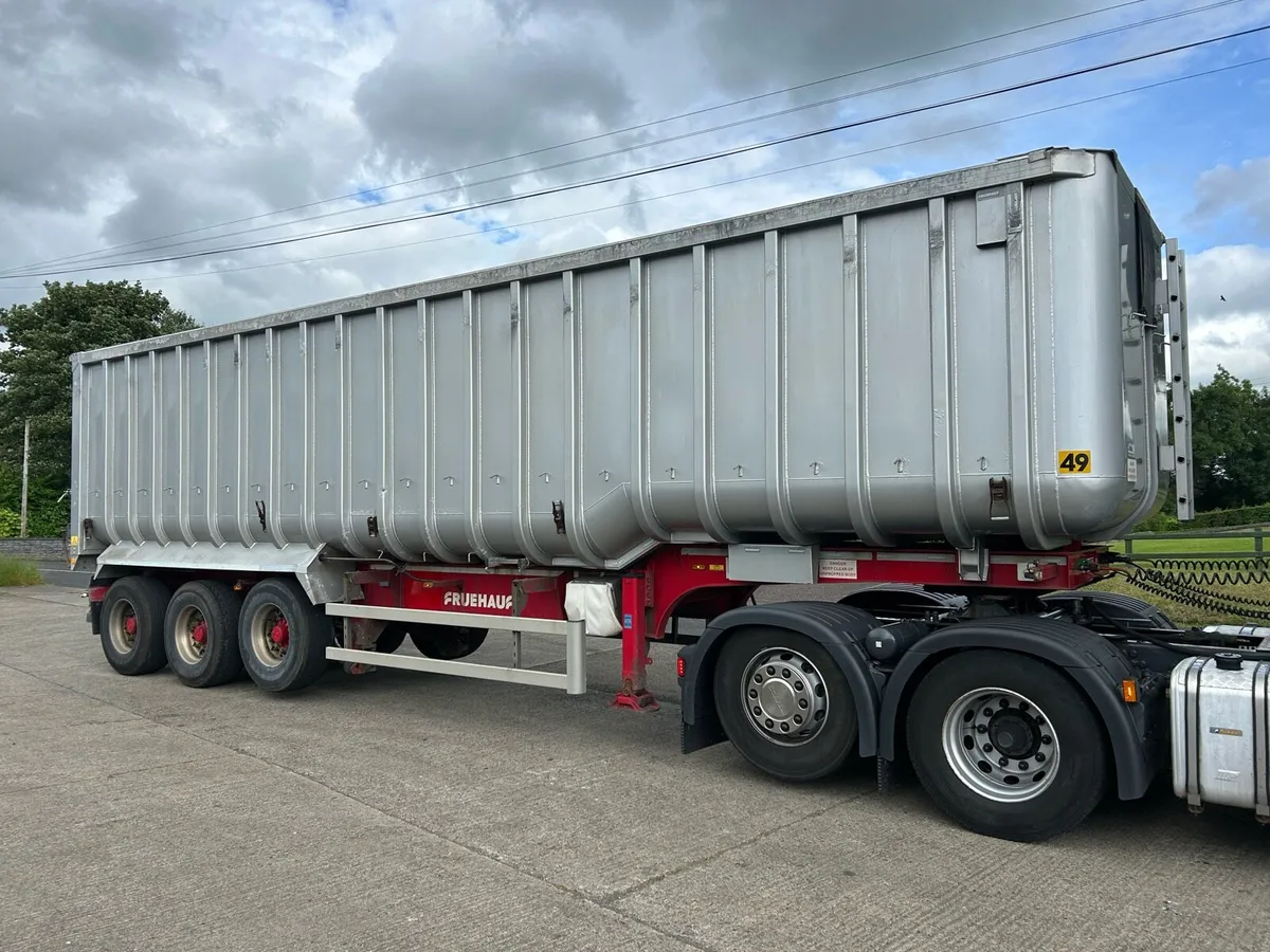 Fruehauf tipping trailer - Image 1