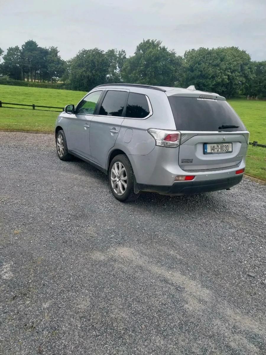 Mitsubishi Outlander 4WD - Image 3