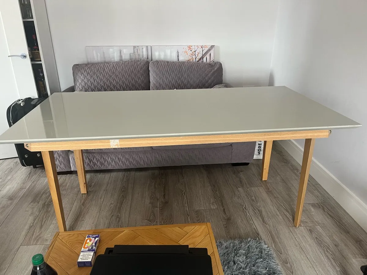 Kitchen table - Image 2