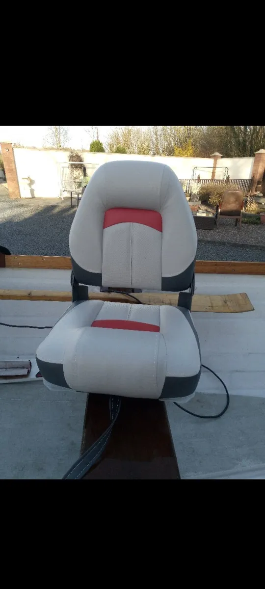 19' Lake Boat - Image 3