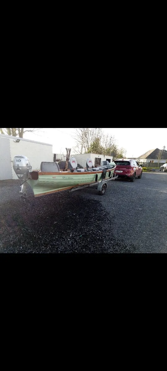 19' Lake Boat - Image 4