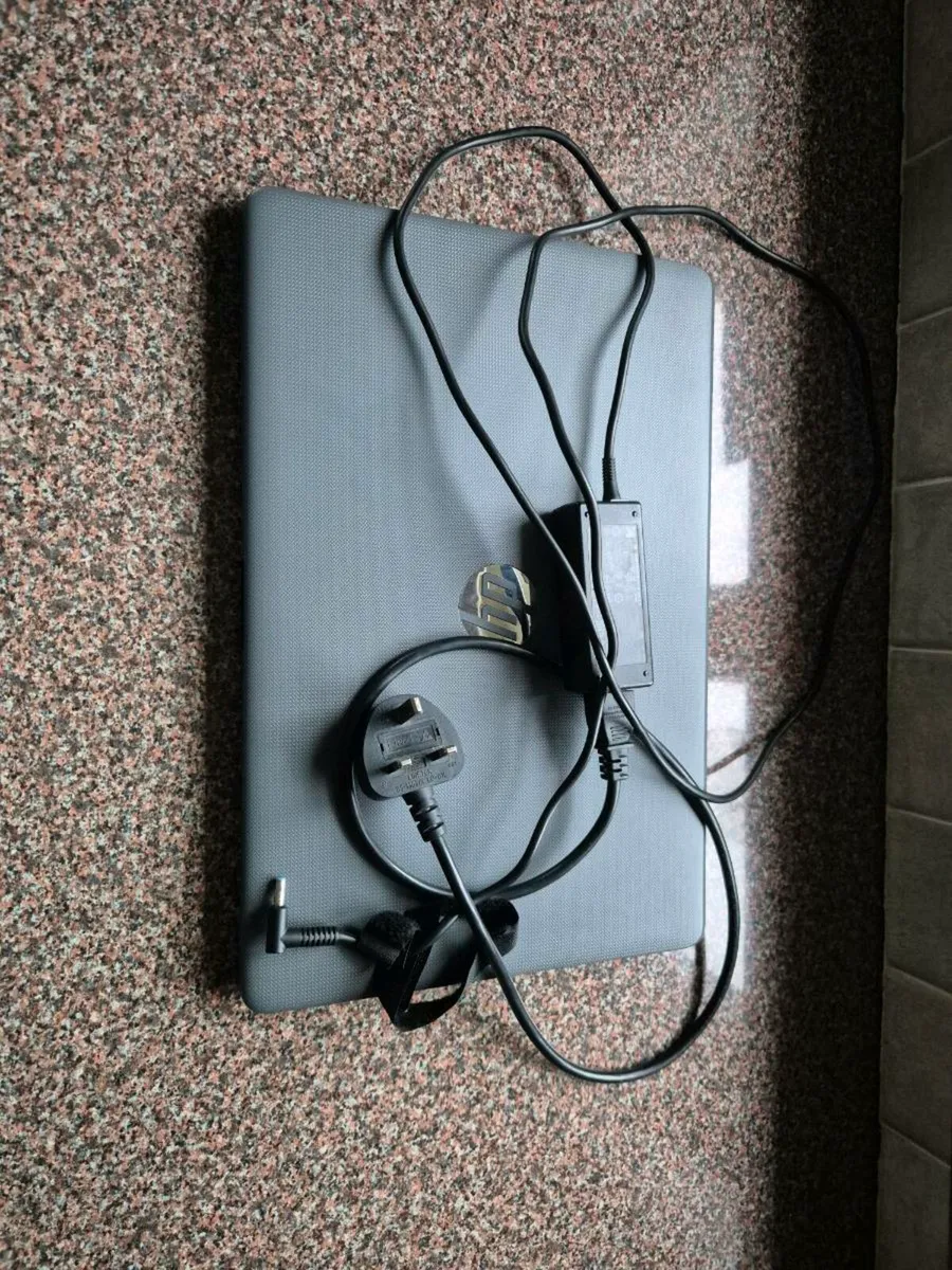Hp 15 laptop - Image 3