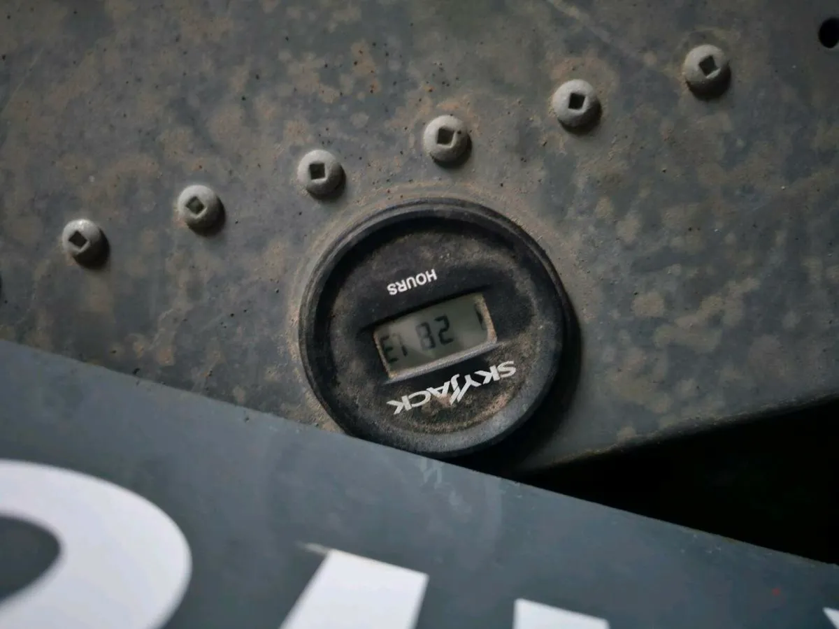 Skyjack scissors lift - Image 2