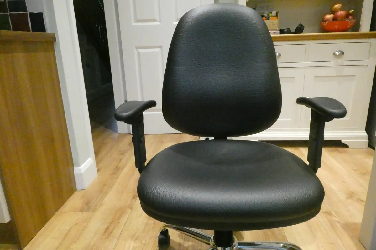 Office Chair - Image 3