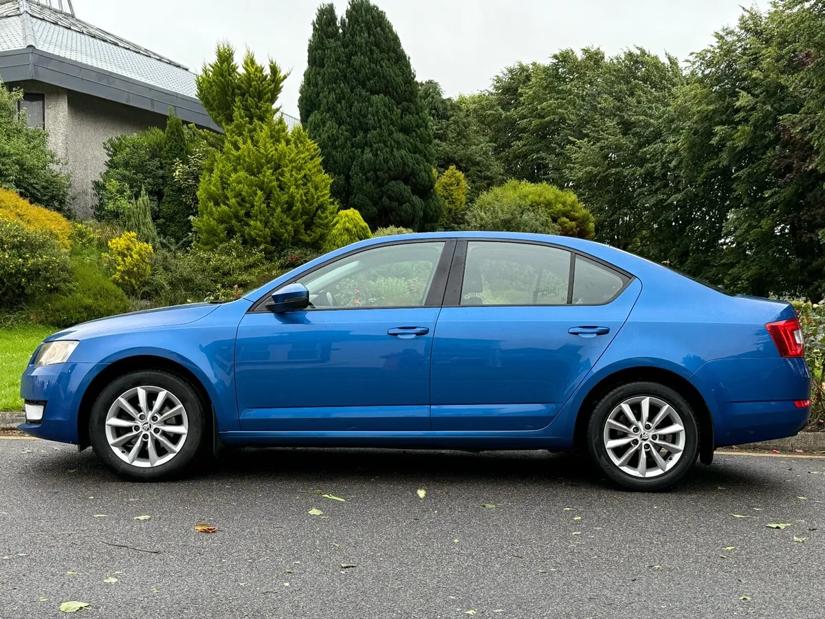 SKODA OCTAVIA AMBITION 1.6TDI 110HP - Image 3