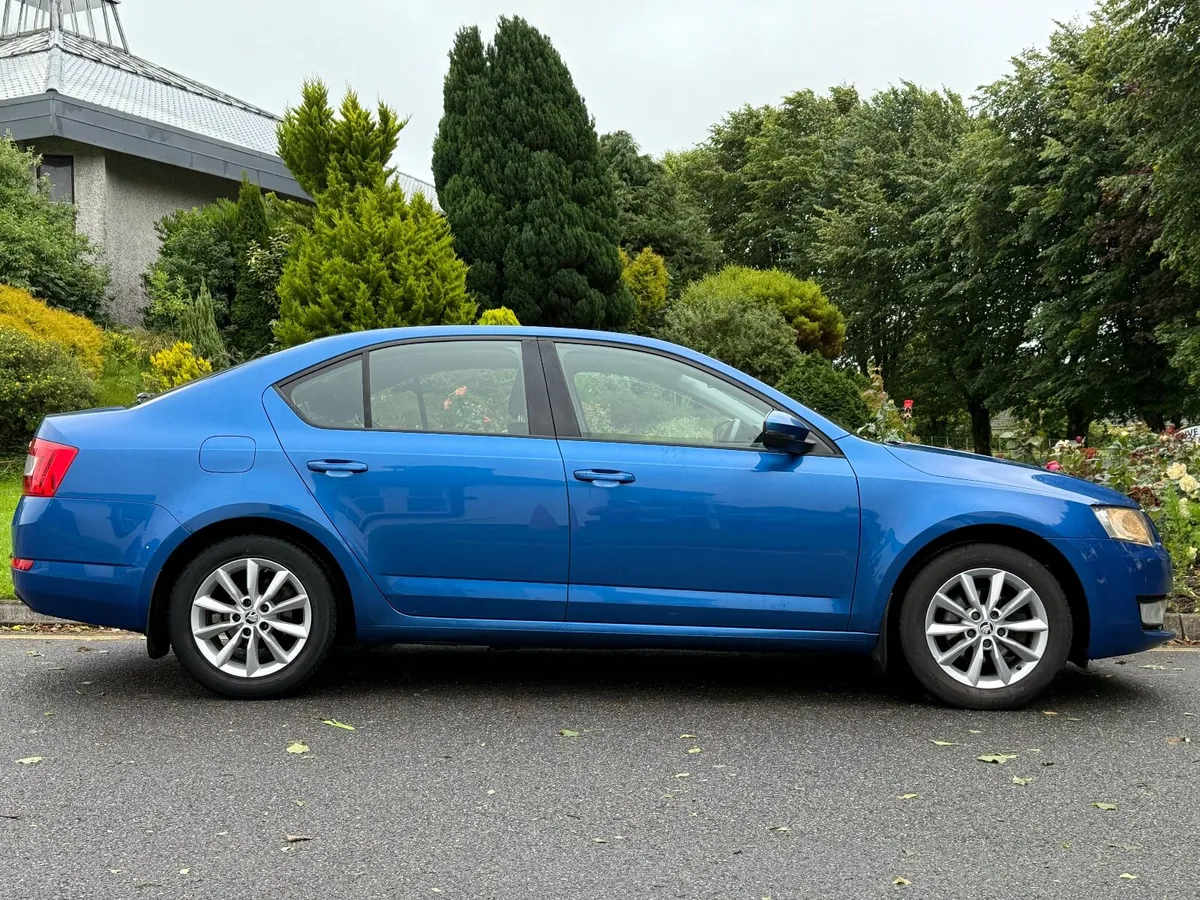 SKODA OCTAVIA AMBITION 1.6TDI 110HP - Image 4