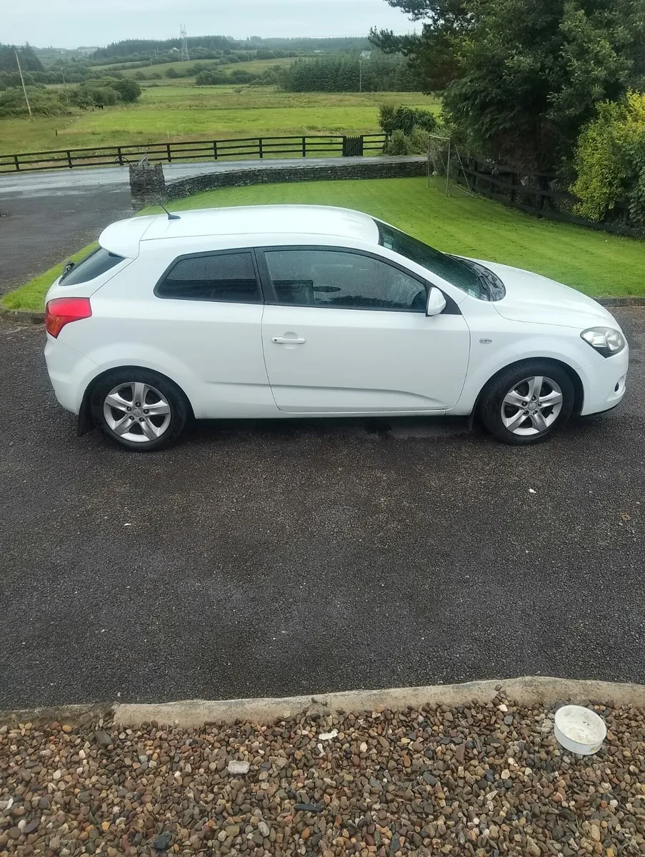 Kia Ceed Pro - Image 1