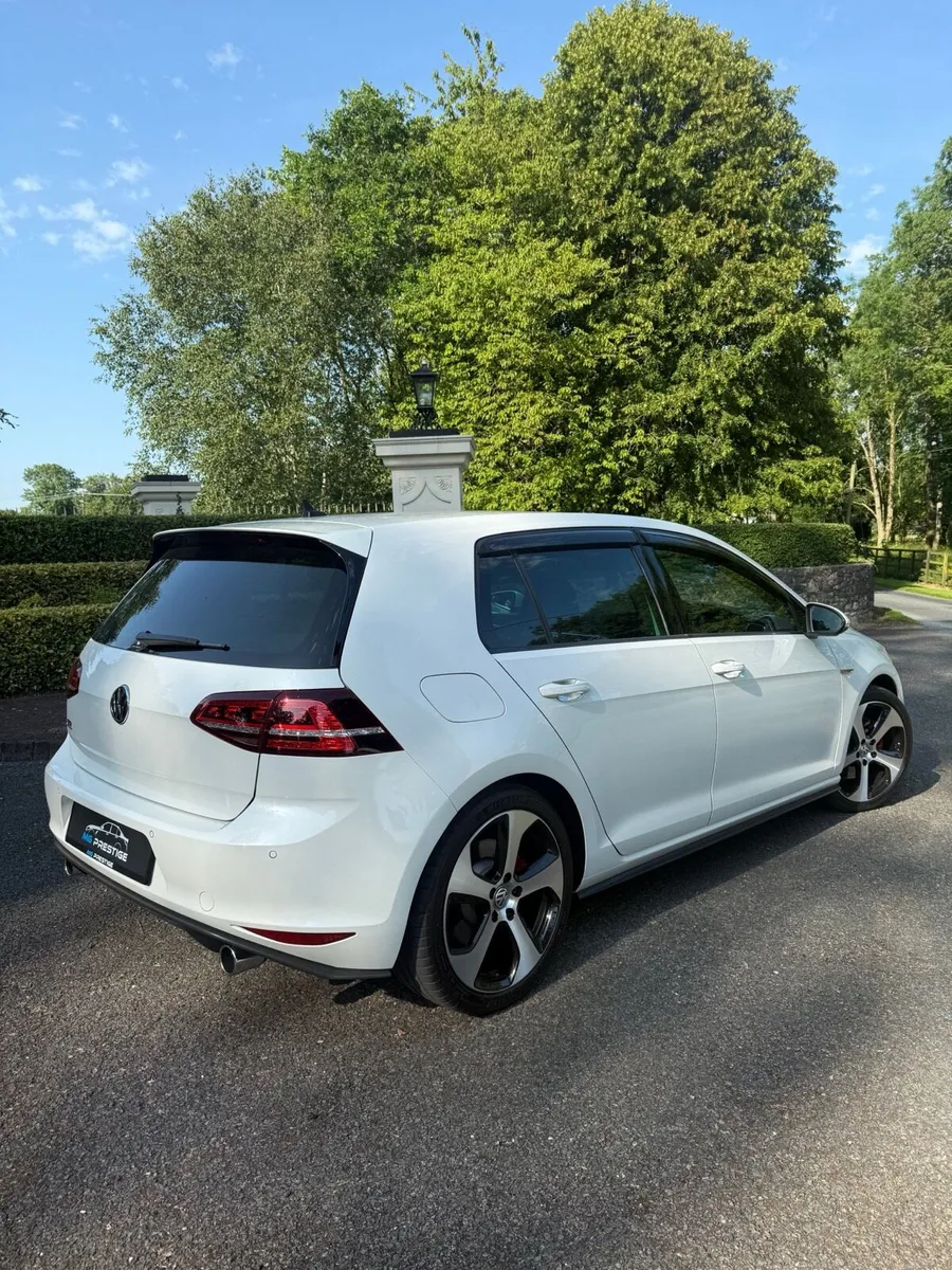 GOLF GTI - Image 2
