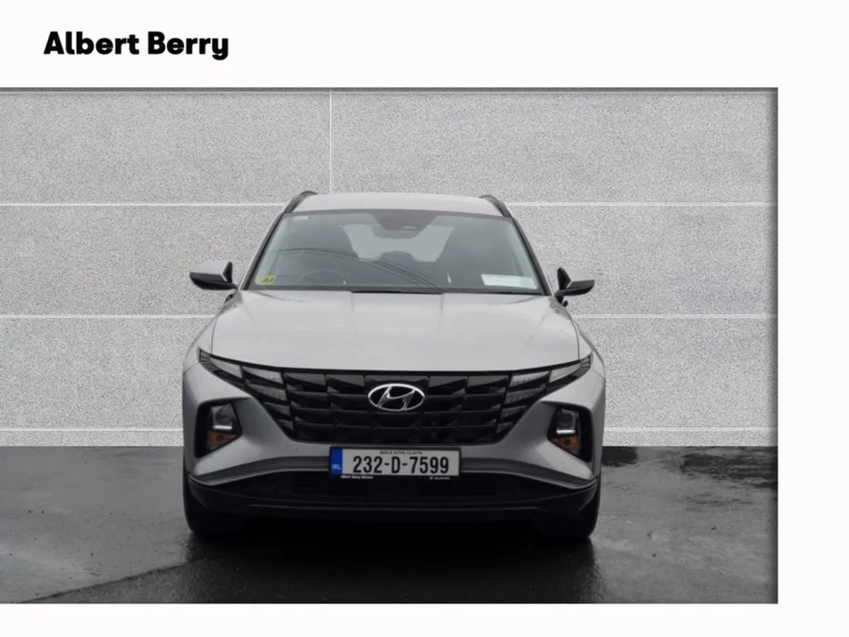 Hyundai Tucson Ix35 Executive 5DR - Image 2