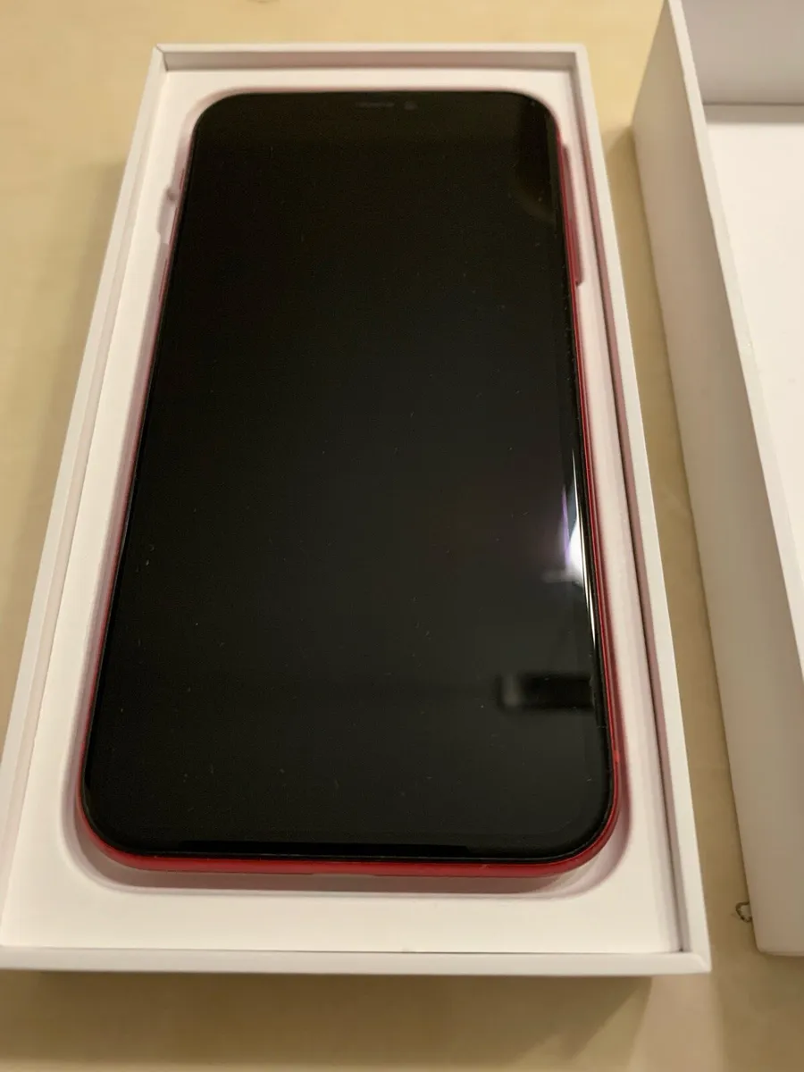 iPhone 11 64GB Red - Image 2