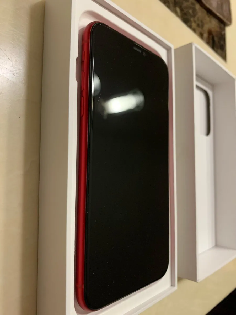 iPhone 11 64GB Red - Image 4