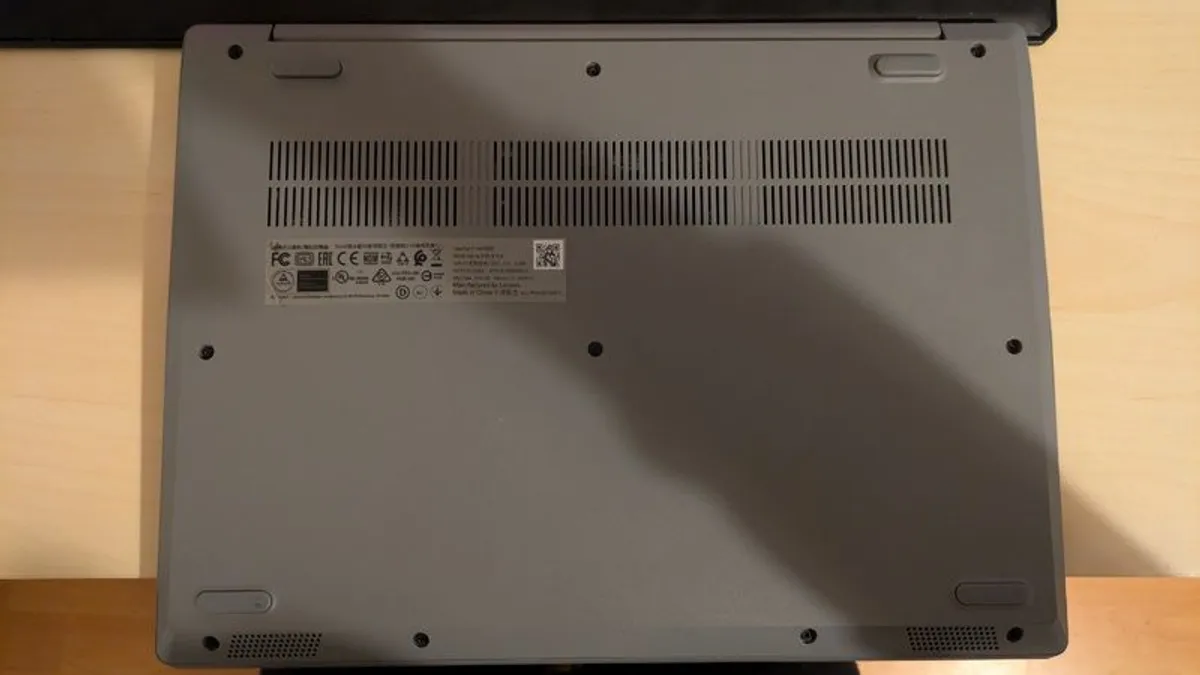 BROKEN Lenovo IdeaPad 3 - Image 2