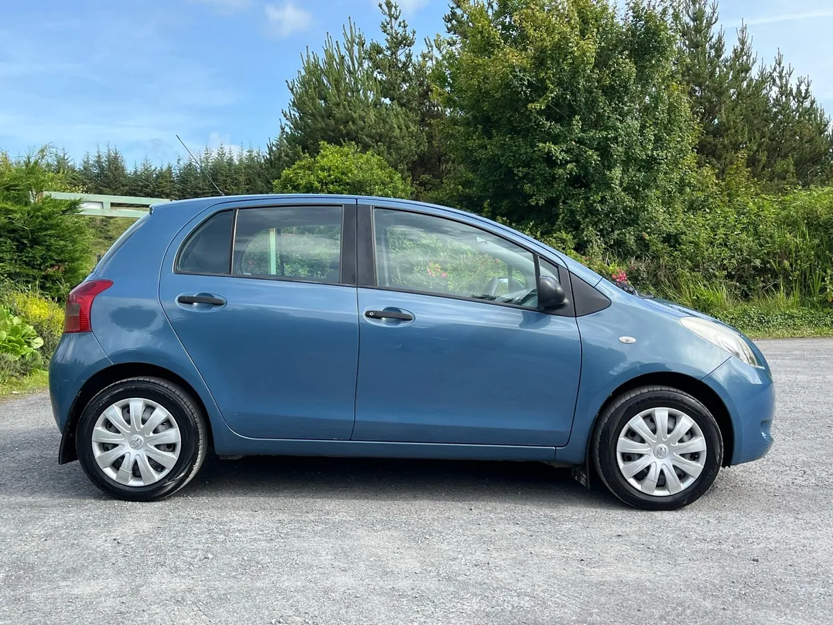 TOYOTA YARIS 2009 1 LTR PETROL IMMACULATE !! - Image 1