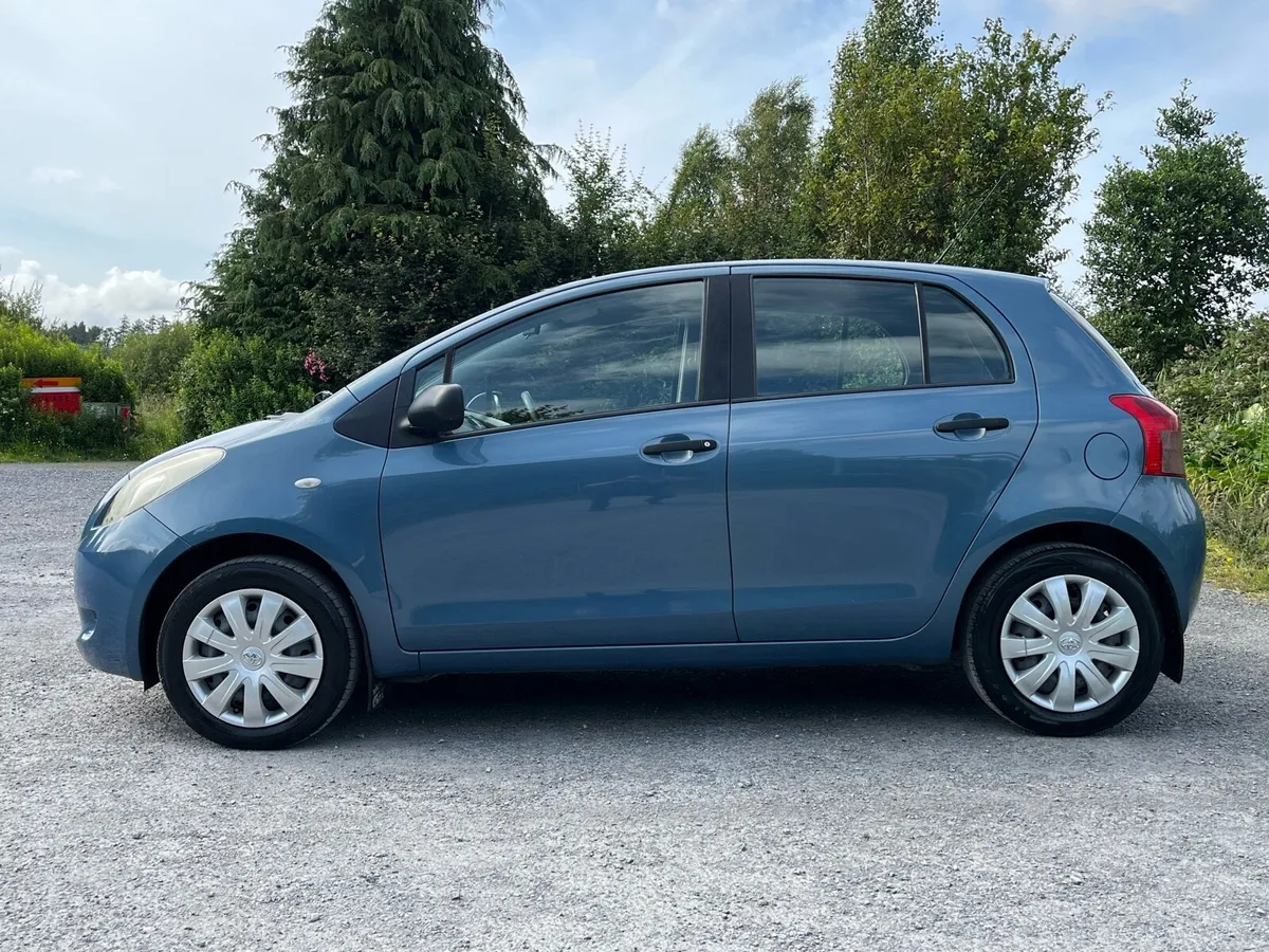 TOYOTA YARIS 2009 1 LTR PETROL IMMACULATE !! - Image 2
