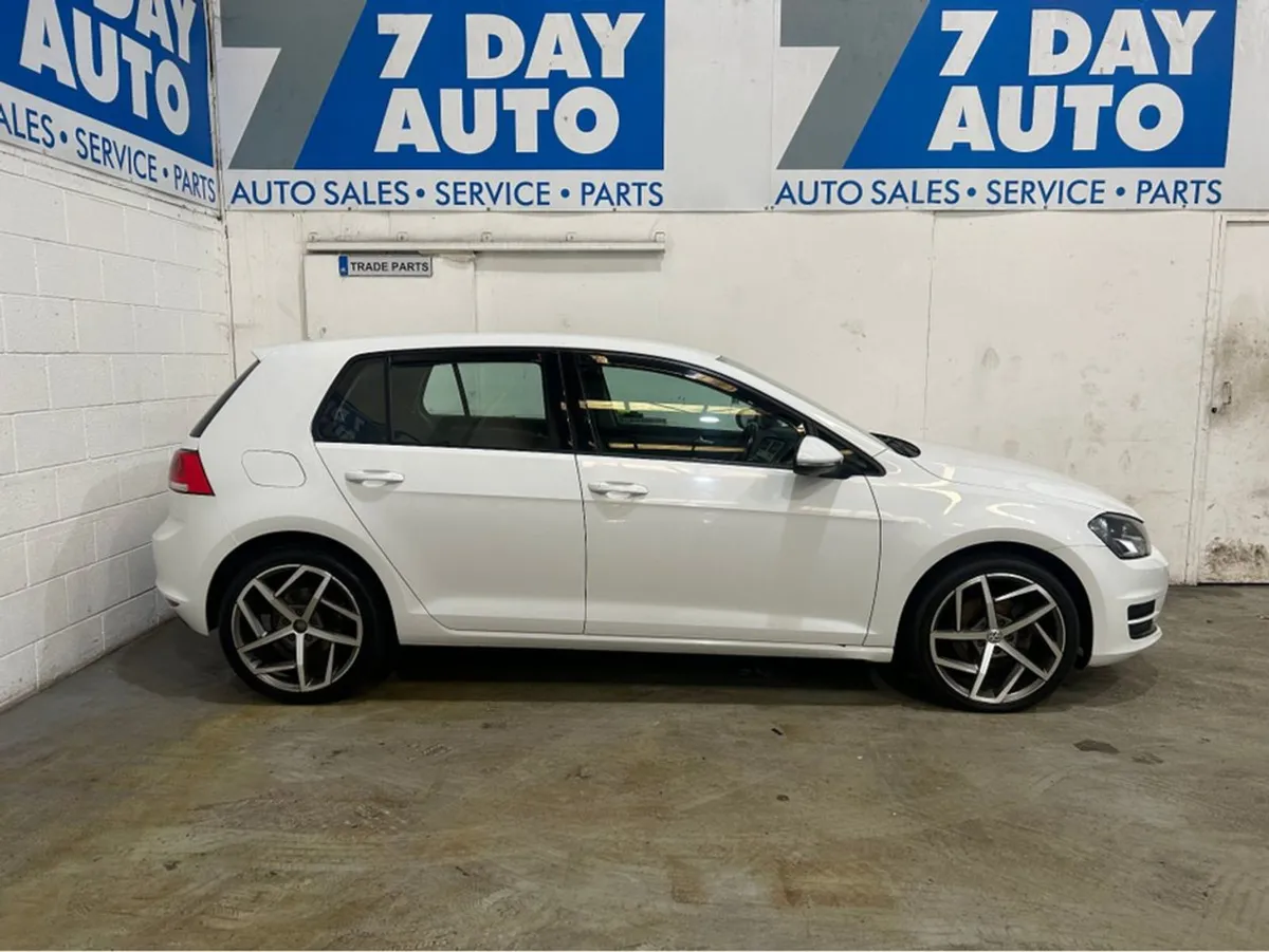 Volkswagen Golf 1.6 TDI Manual 5speed 5DR 110HP 5 - Image 3