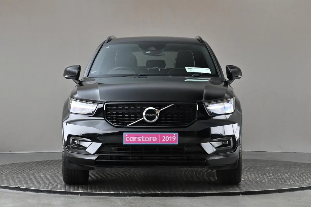 Volvo XC40 2.0 D3 FWD 6spd 150BHP R-design - Image 2