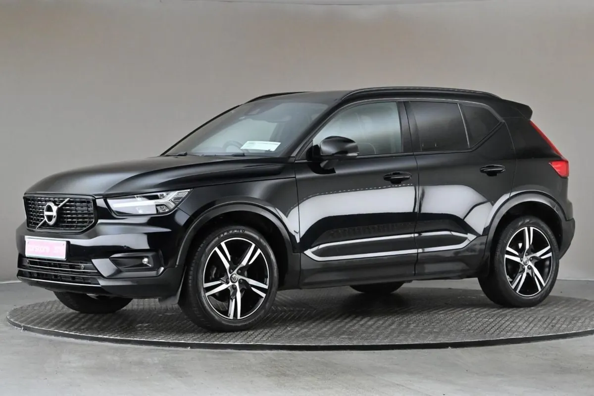 Volvo XC40 2.0 D3 FWD 6spd 150BHP R-design - Image 4