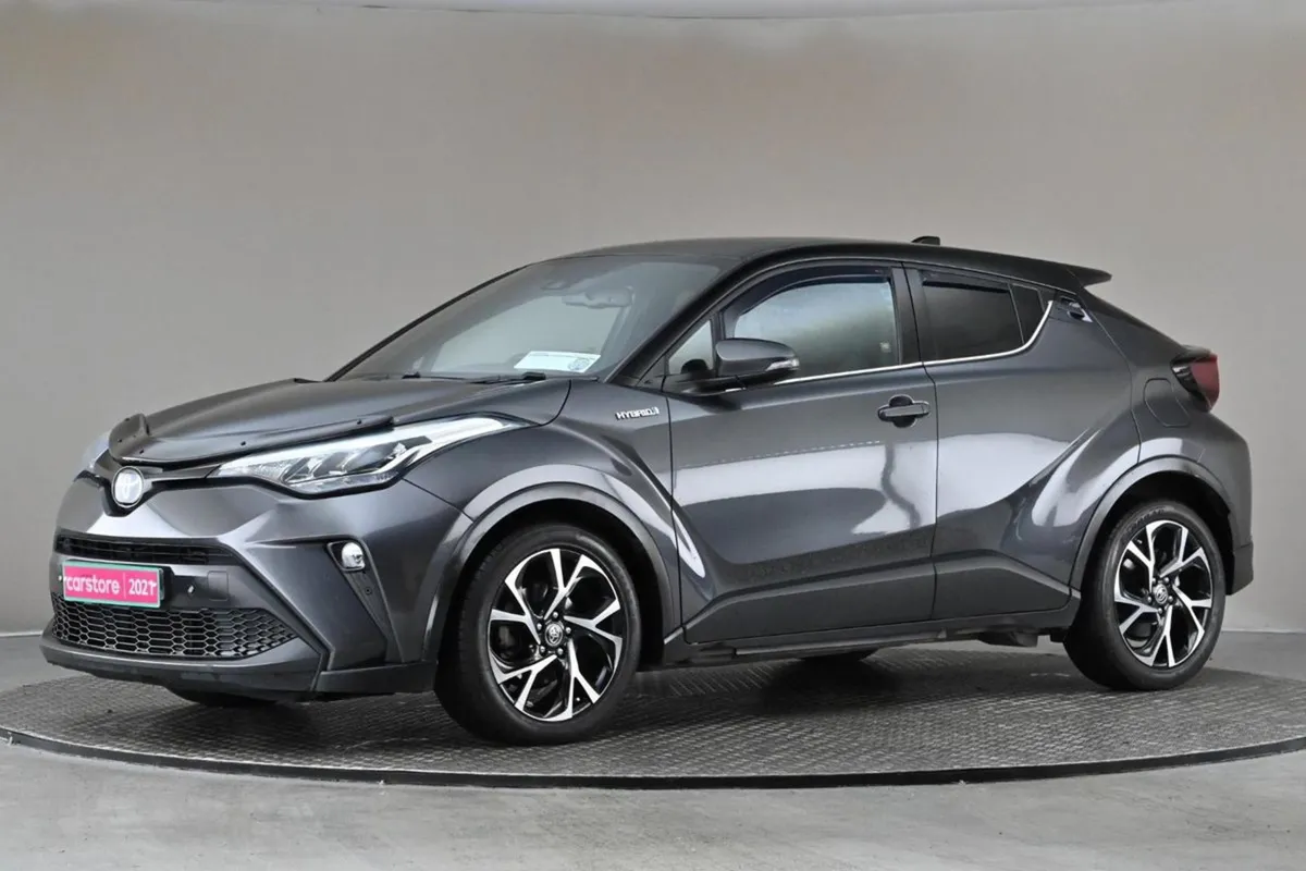 Toyota C-HR 1.8 Hybrid Sport  2tone Roof reverse - Image 4
