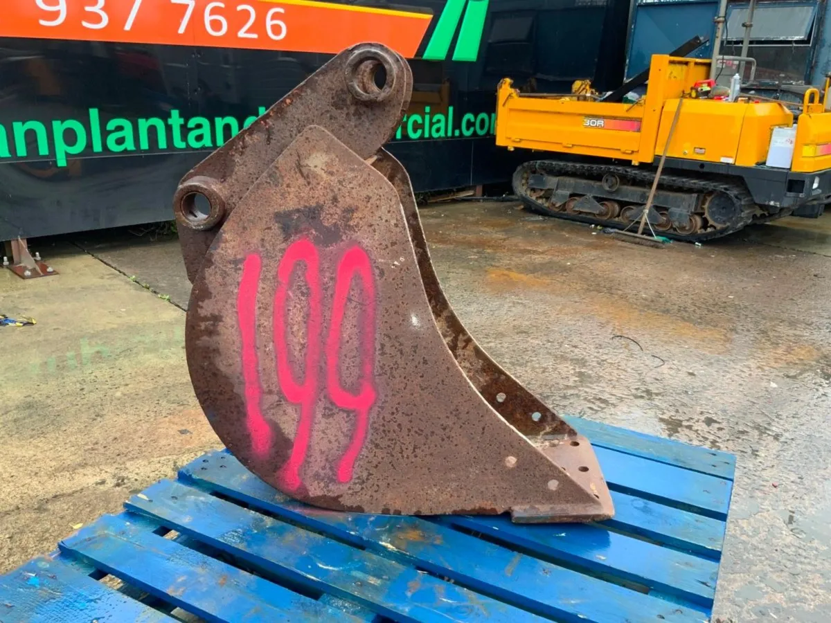 12" DIGGING BUCKET......45mm PINS........199w. - Image 3
