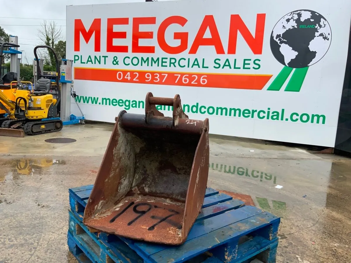 24" DIGGING BUCKET....50mm PINS......197w. - Image 2