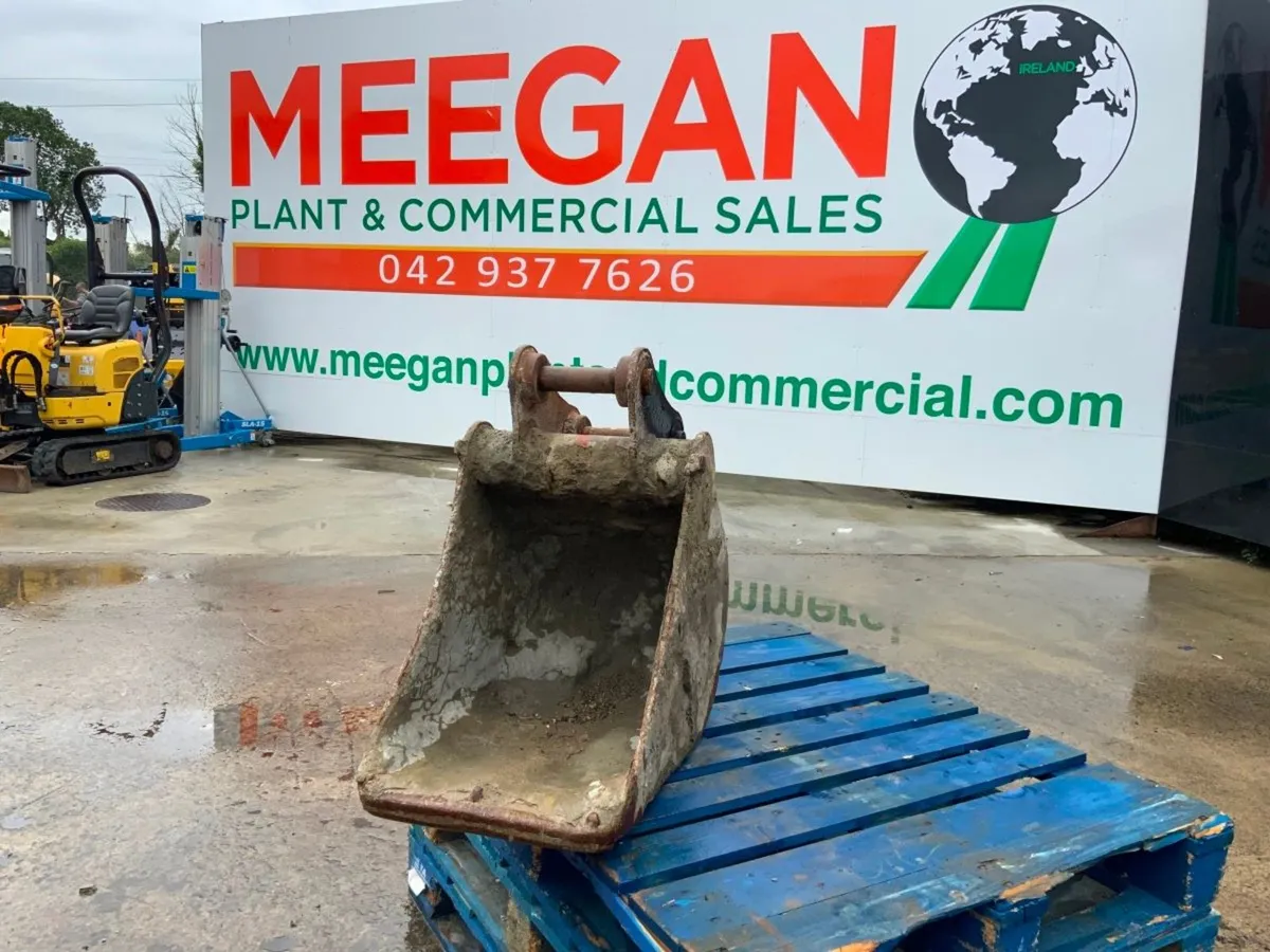 18" DIGGING BUCKET....45mm PINS.....2008. - Image 2