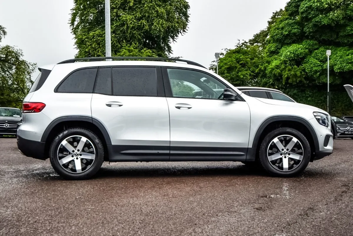 Mercedes-Benz GLB- Class 7 Seat 200d Progressive - Image 3