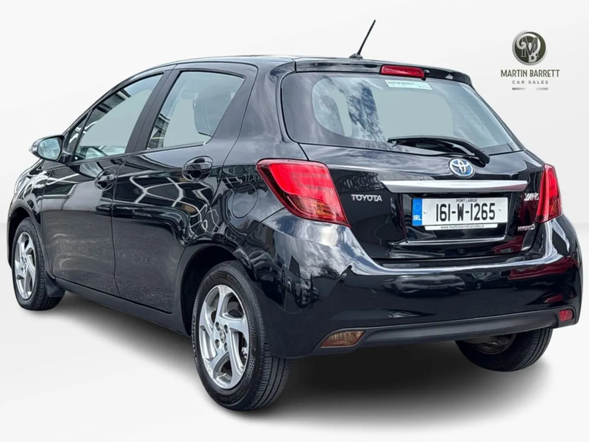 Toyota Yaris Hybrid Luxury MC 4DR Auto - Image 4