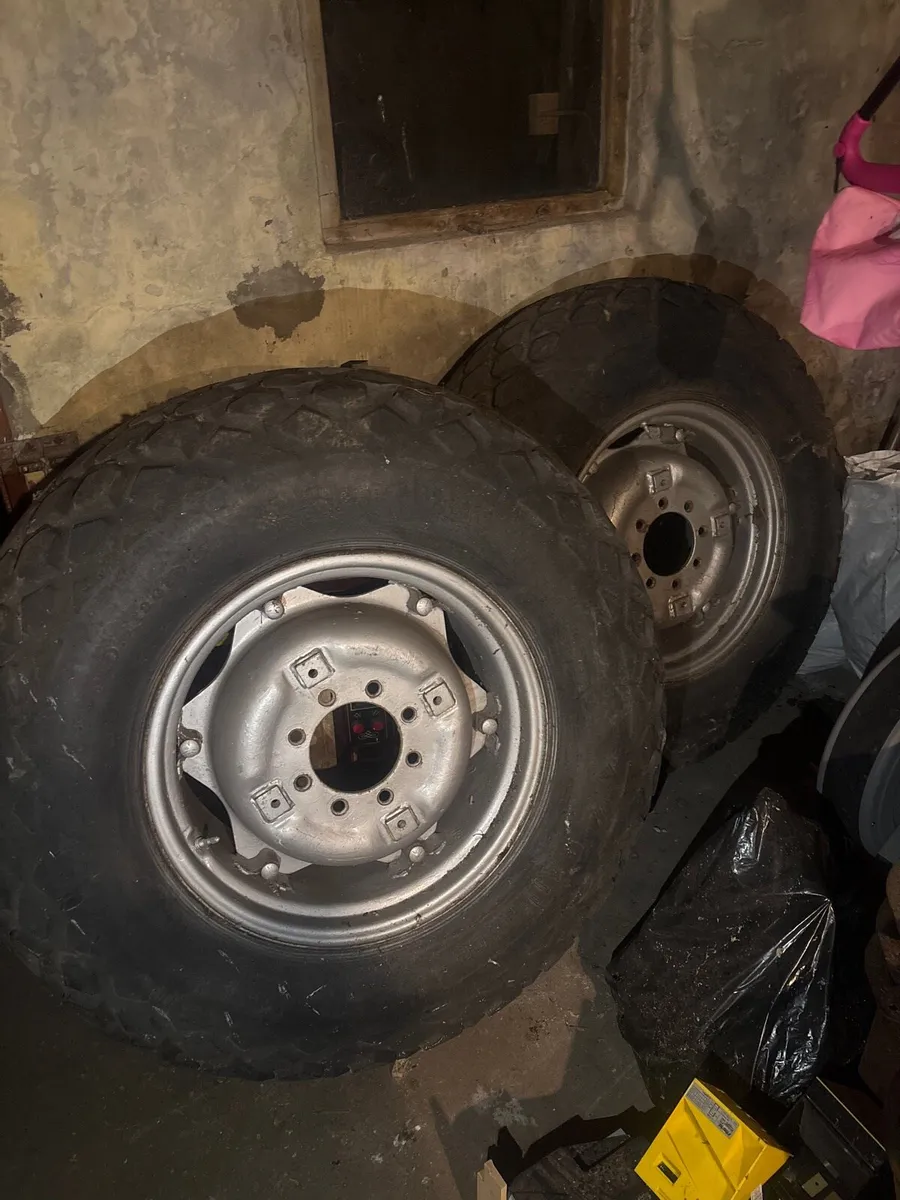 Turf tyres landscape tractor - Image 1