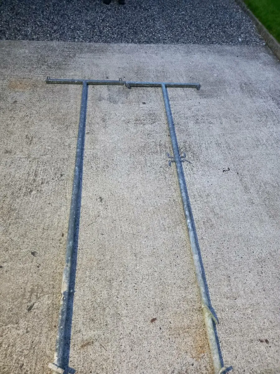 Clothesline  poles - Image 2