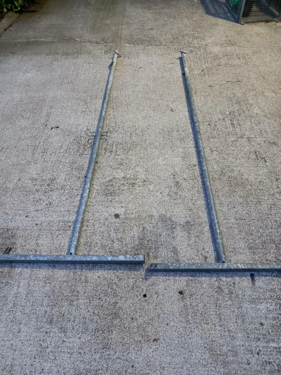 Clothesline  poles - Image 3