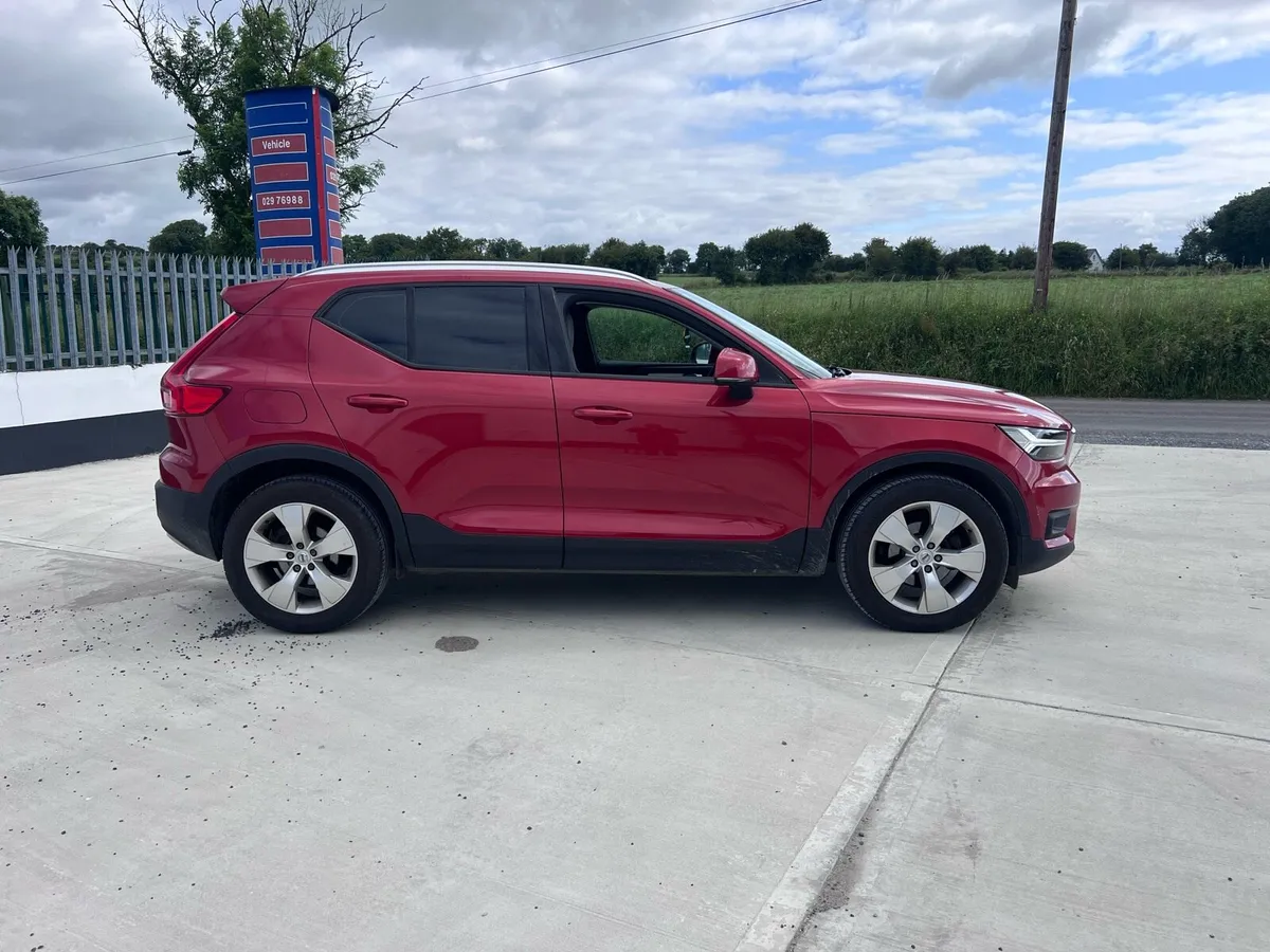 2020 Volvo xc40 D3 - Image 2