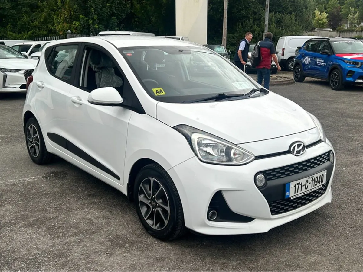 Hyundai i10 Deluxe 4DR - Image 4