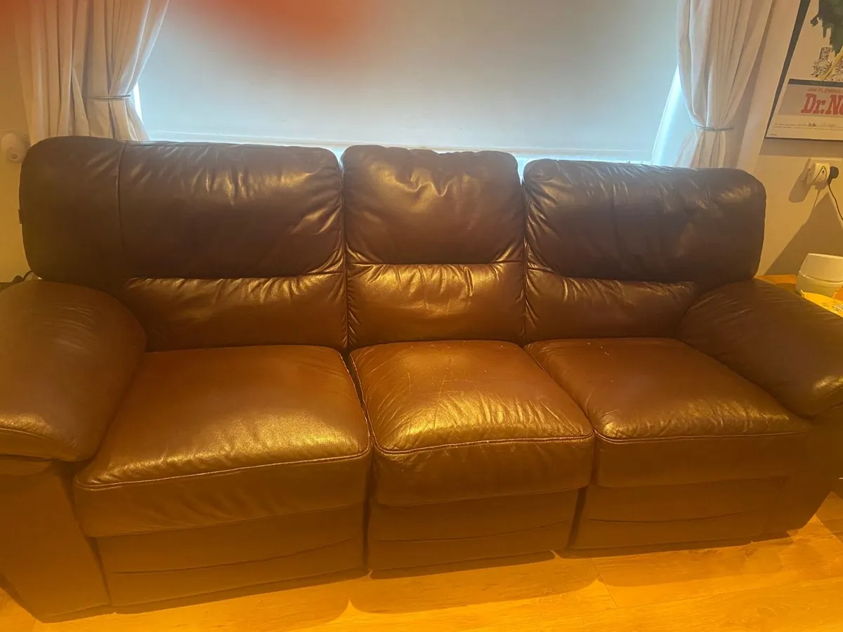 Recliner couch/sofa