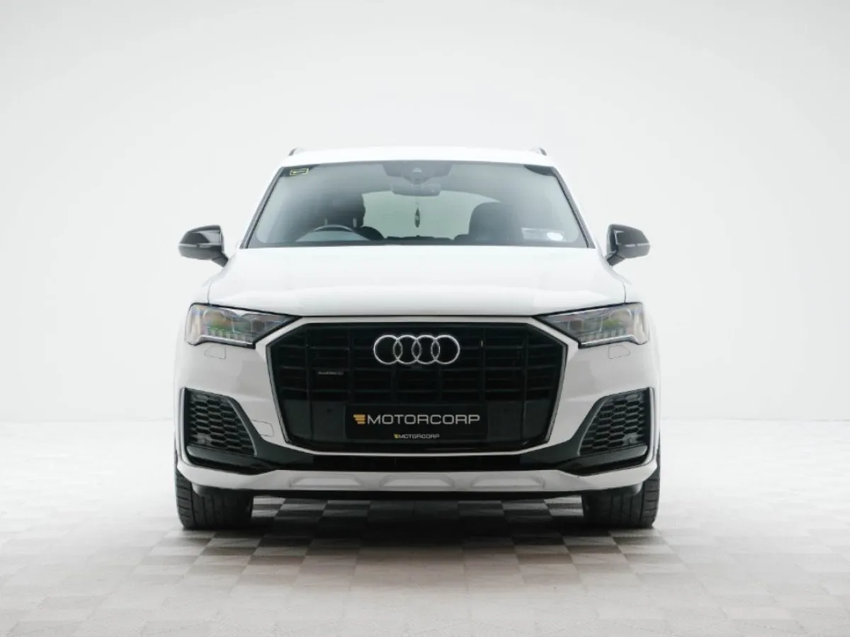 Audi Q7 S Line 55 Tfsi E Black Edition Quattro - Image 2
