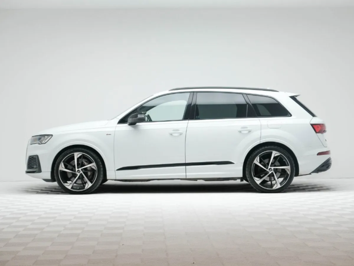 Audi Q7 S Line 55 Tfsi E Black Edition Quattro - Image 4