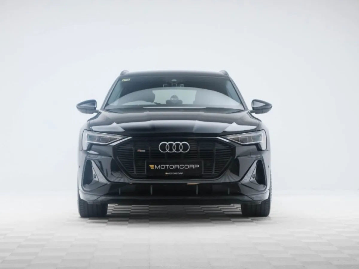 Audi E-Tron 50 S Line Black Edition Quattro - Image 2