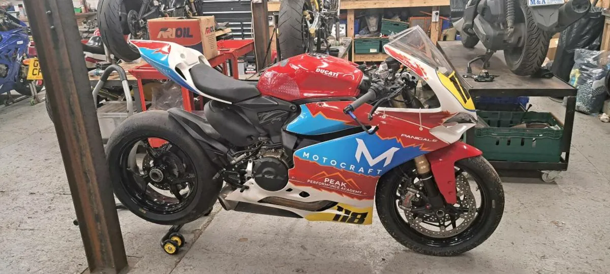 Ductai Panigale 1299 Track/Race Bike - Image 1