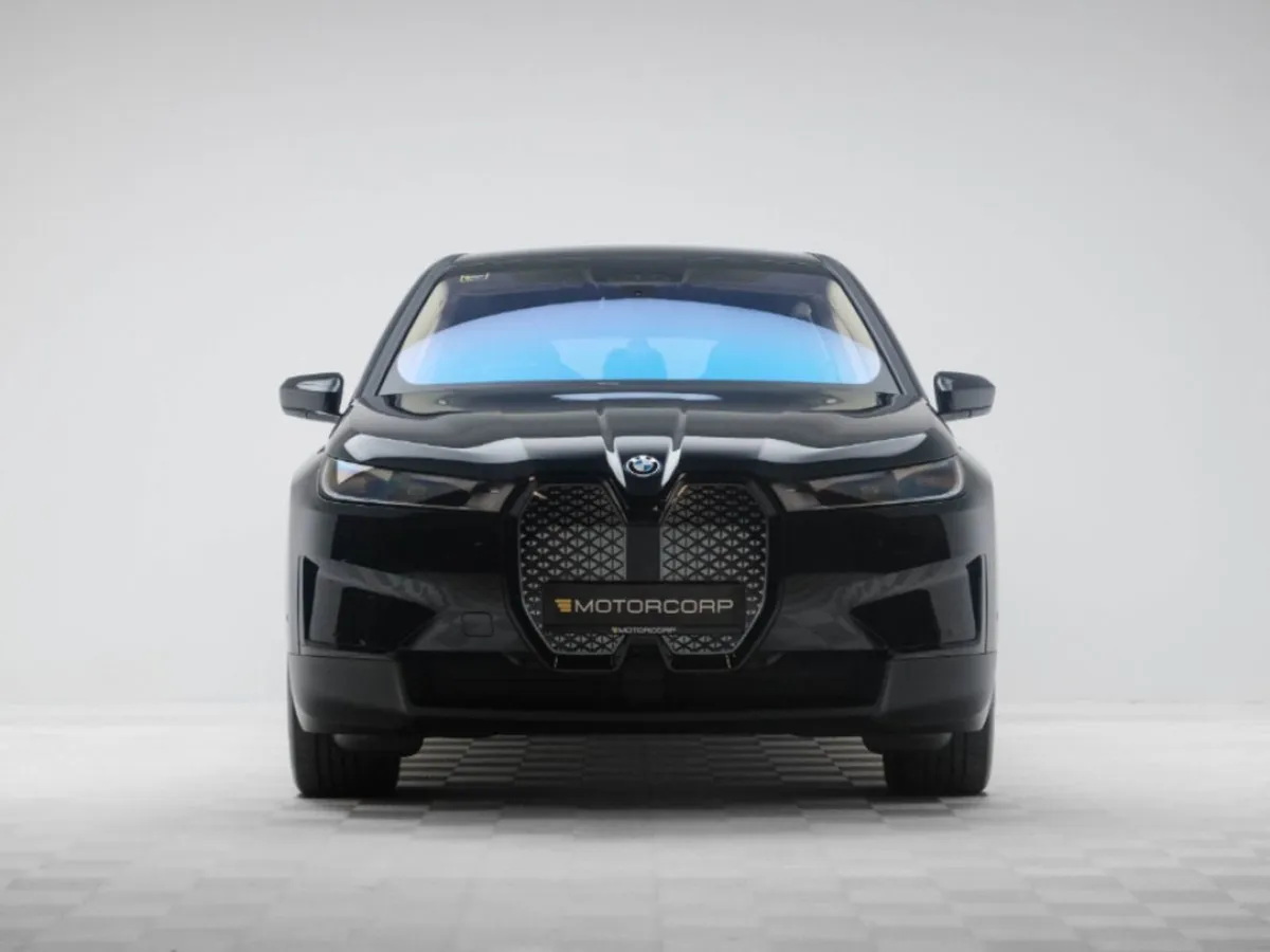 BMW IX Xdrive40 Sport - Image 2