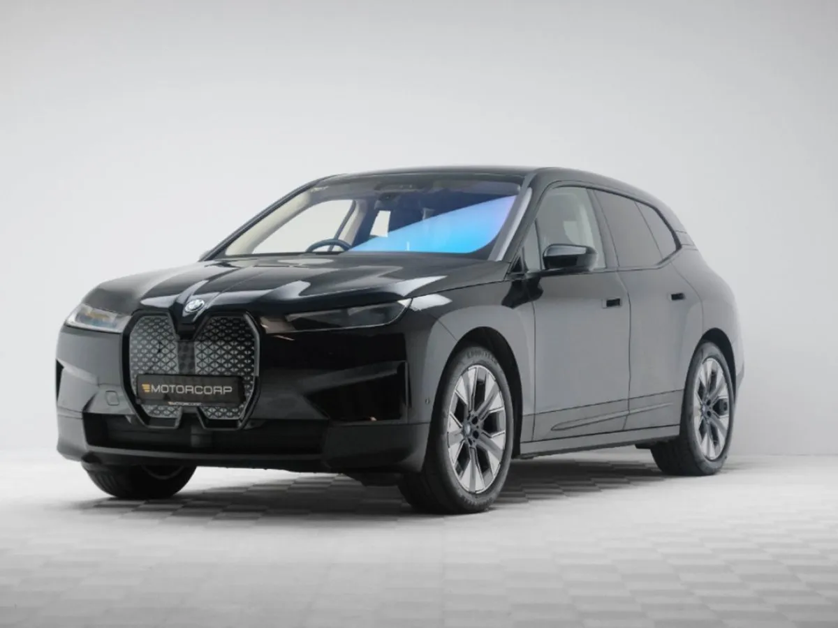 BMW IX Xdrive40 Sport - Image 3