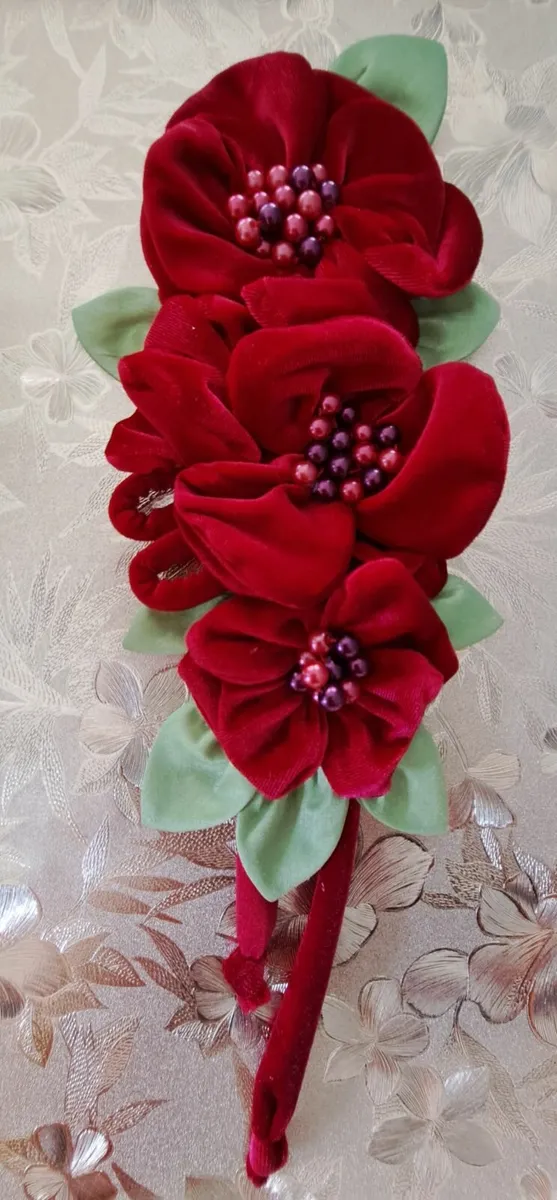 Brooch - velvet flowers with leaves - Image 3